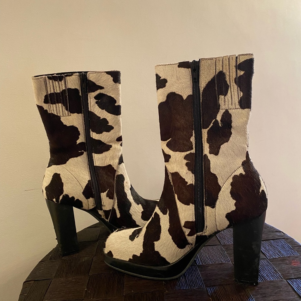Cowprint platform boots 90s vintage